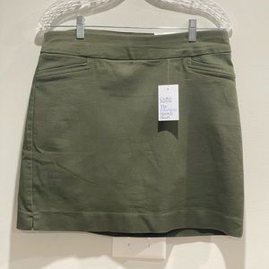 NWT Olive Stretch Skort Croft & Barrow